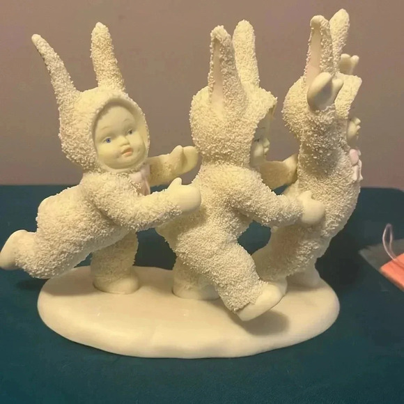 Snow Bunnies Department 56 “Let’s Do The Bunny-Hop!” 3 babies blue eyes 1994 - Picture 2 of 5